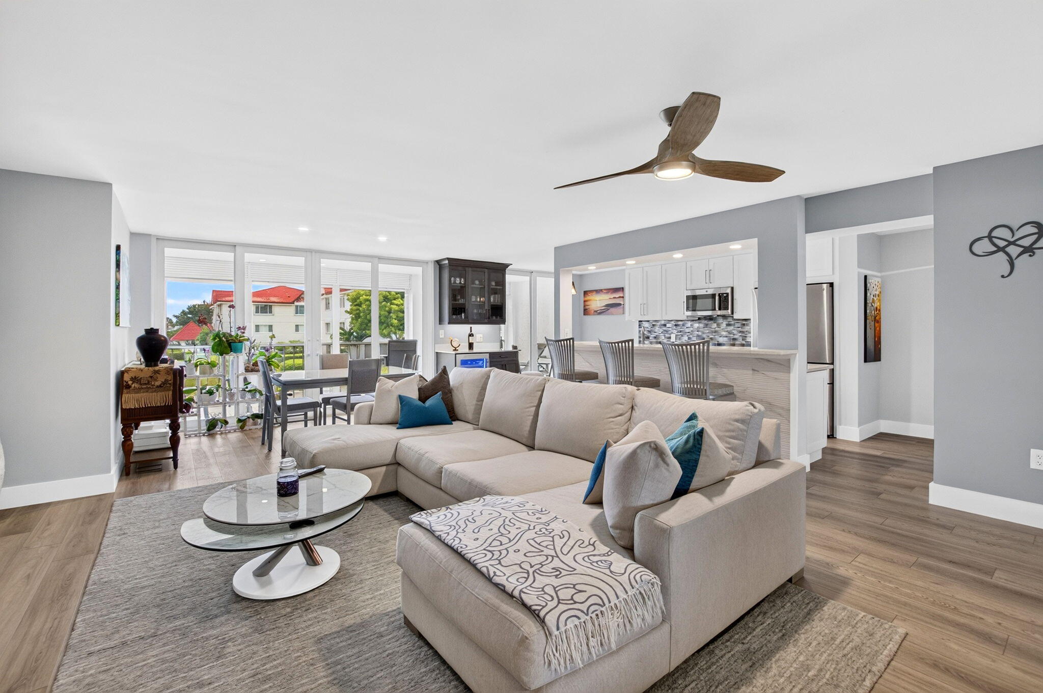 104 HALF MOON Circle D2