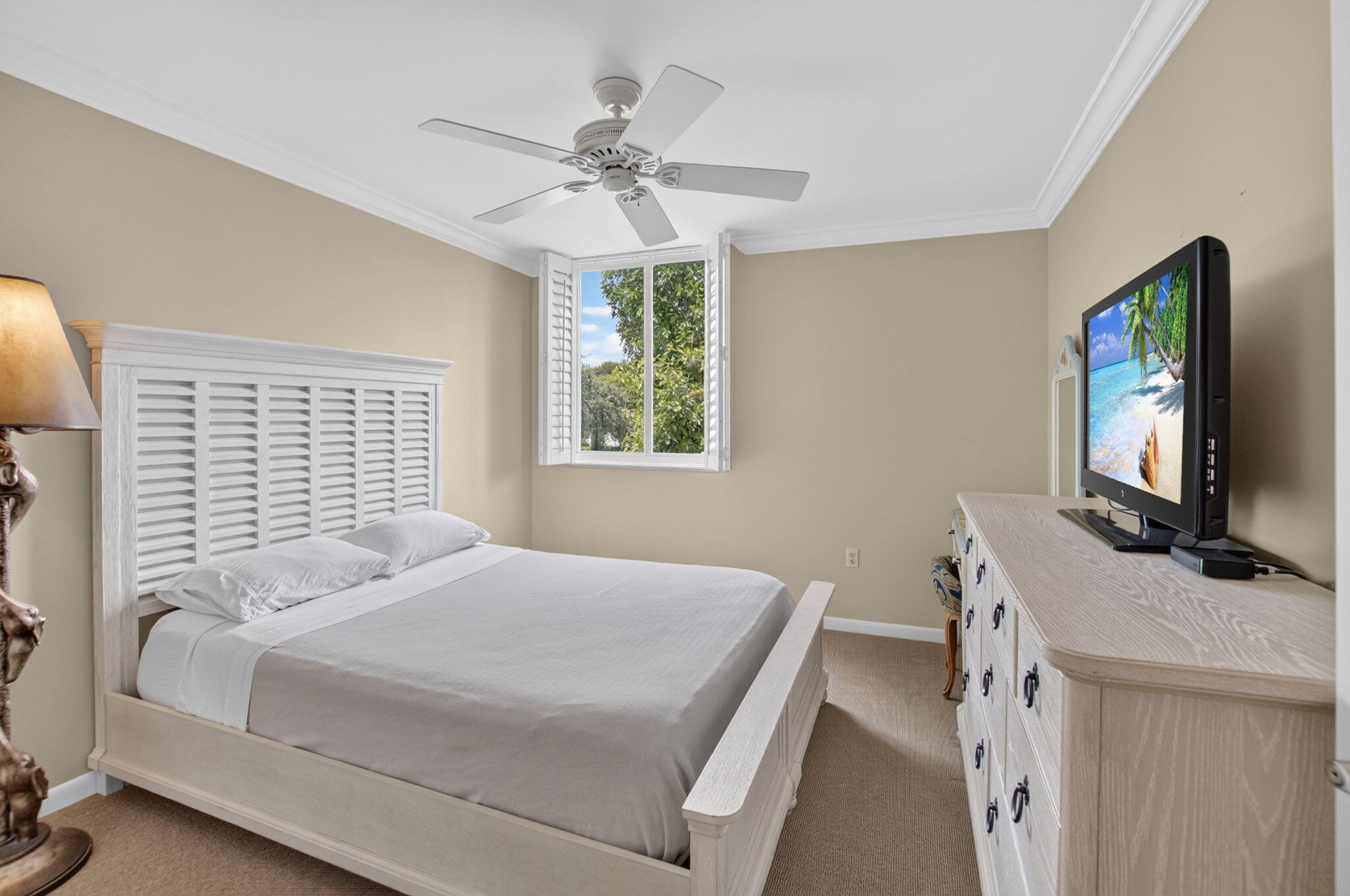 104 HALF MOON Circle D2
