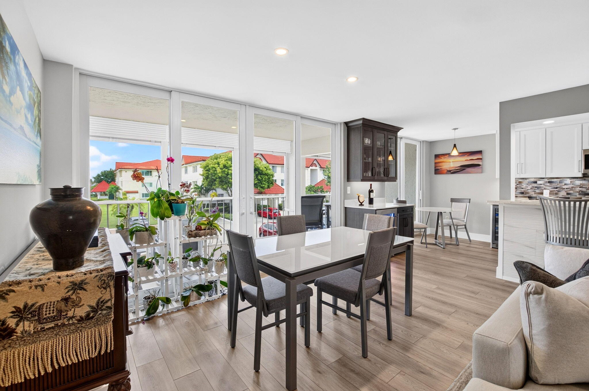 104 HALF MOON Circle D2
