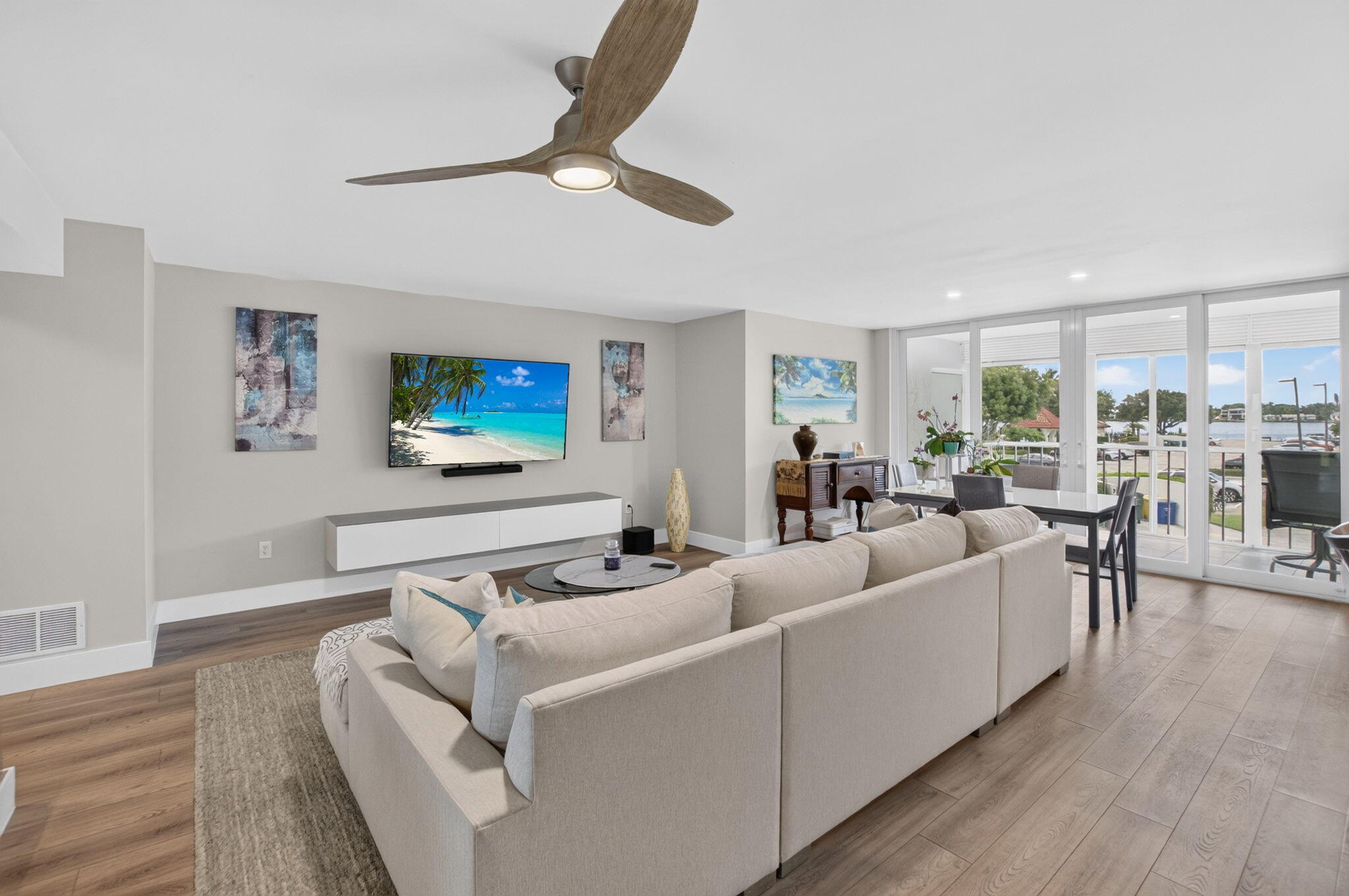 104 HALF MOON Circle D2