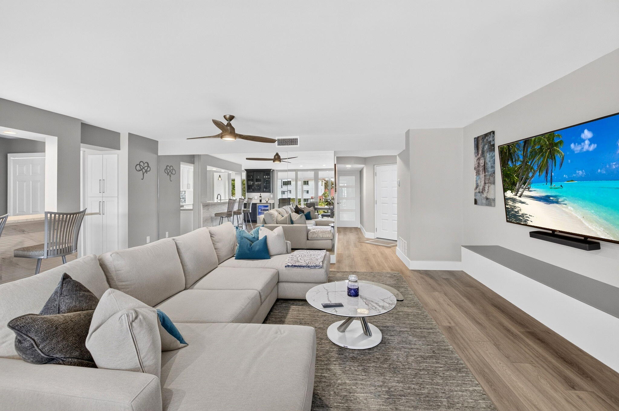 104 HALF MOON Circle D2