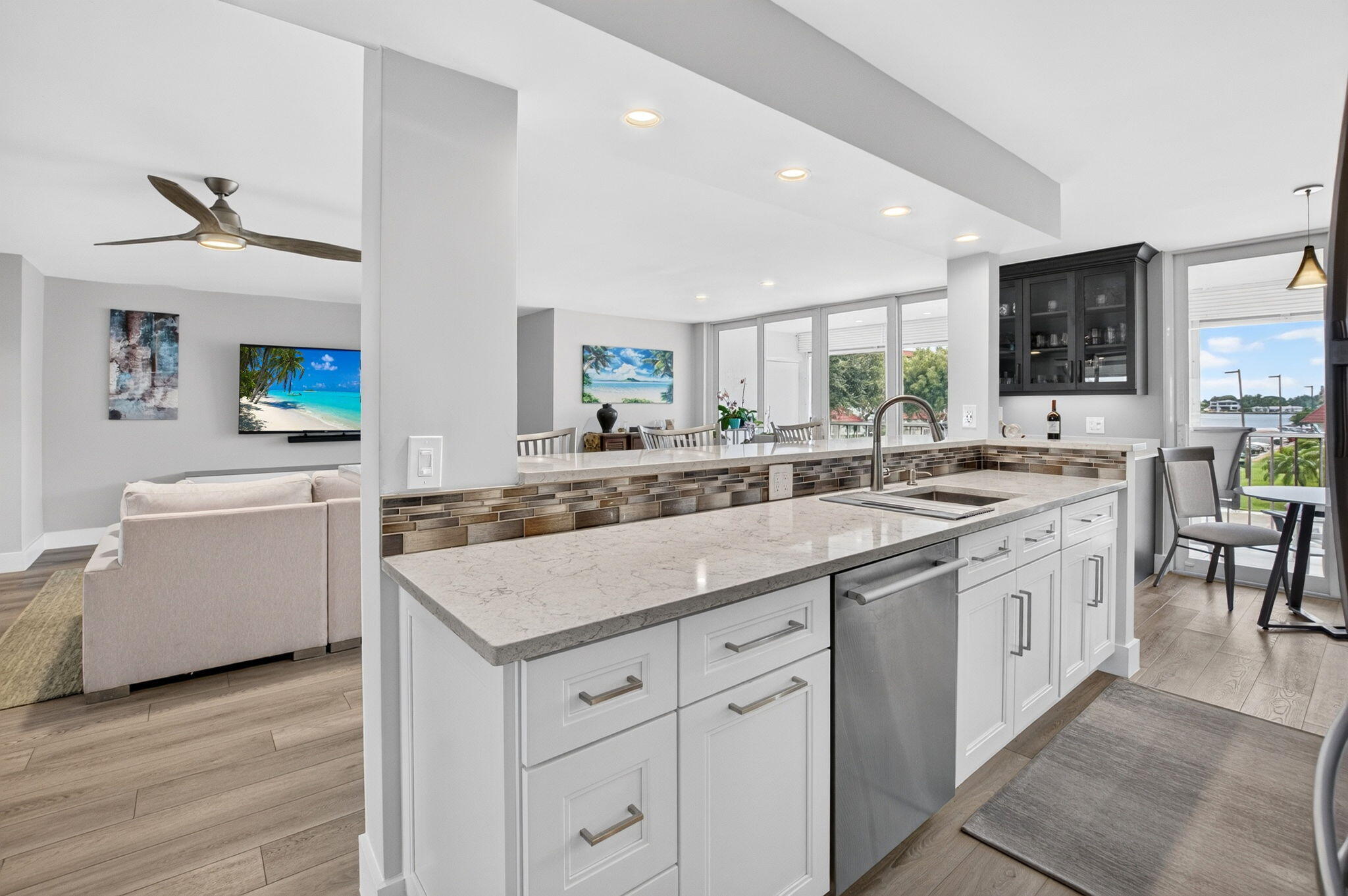 104 HALF MOON Circle D2