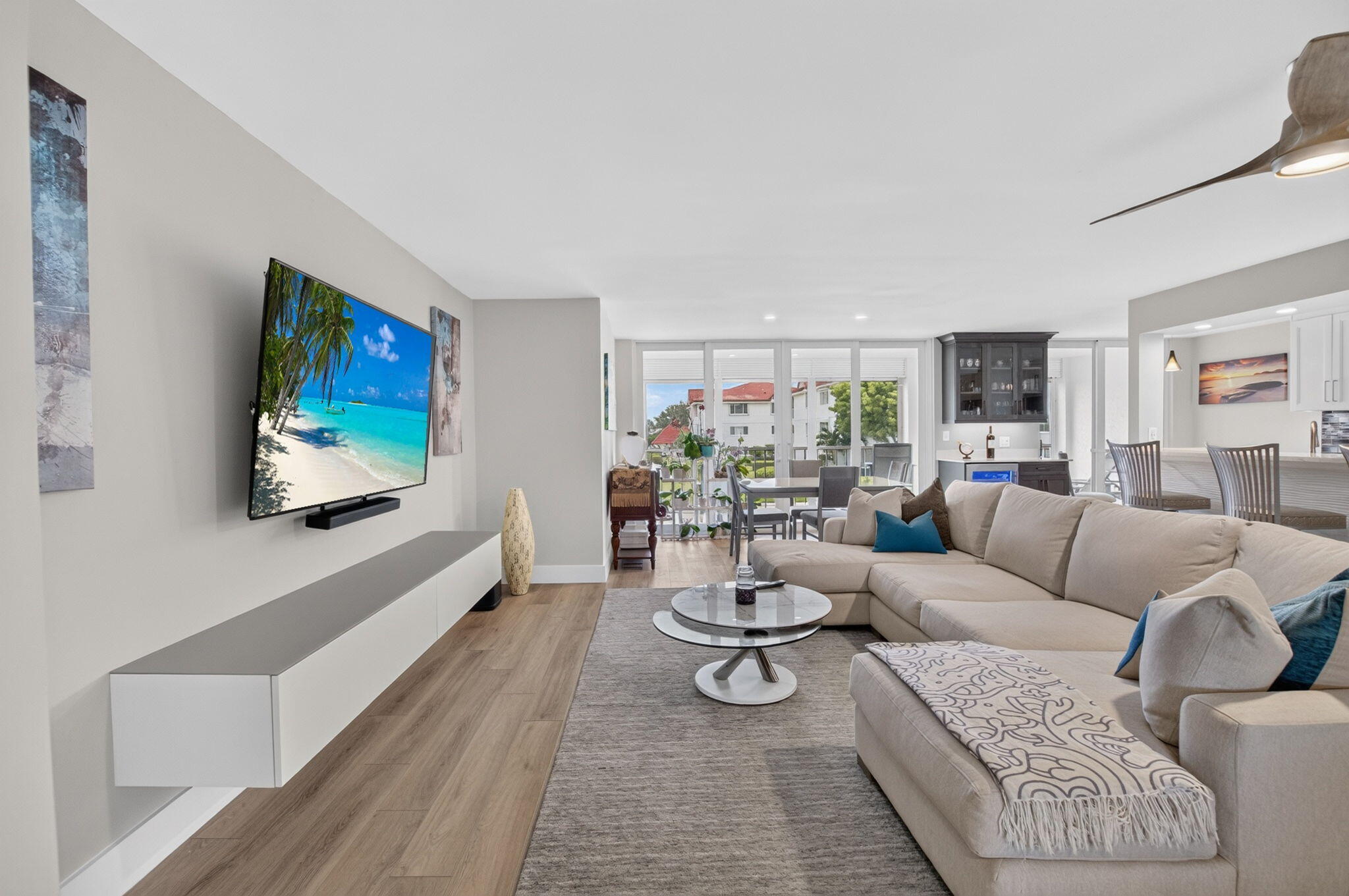 104 HALF MOON Circle D2