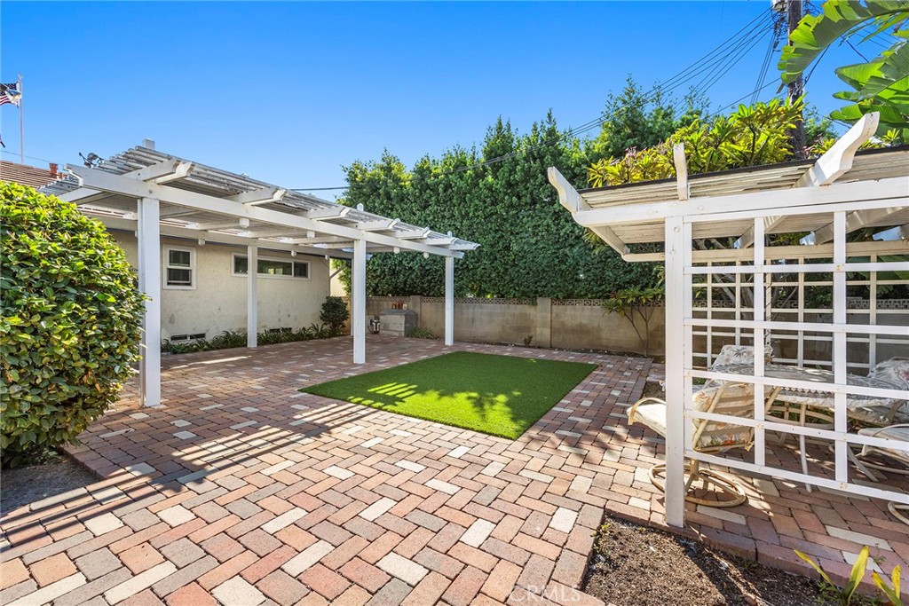 1603 E Chestnut Avenue