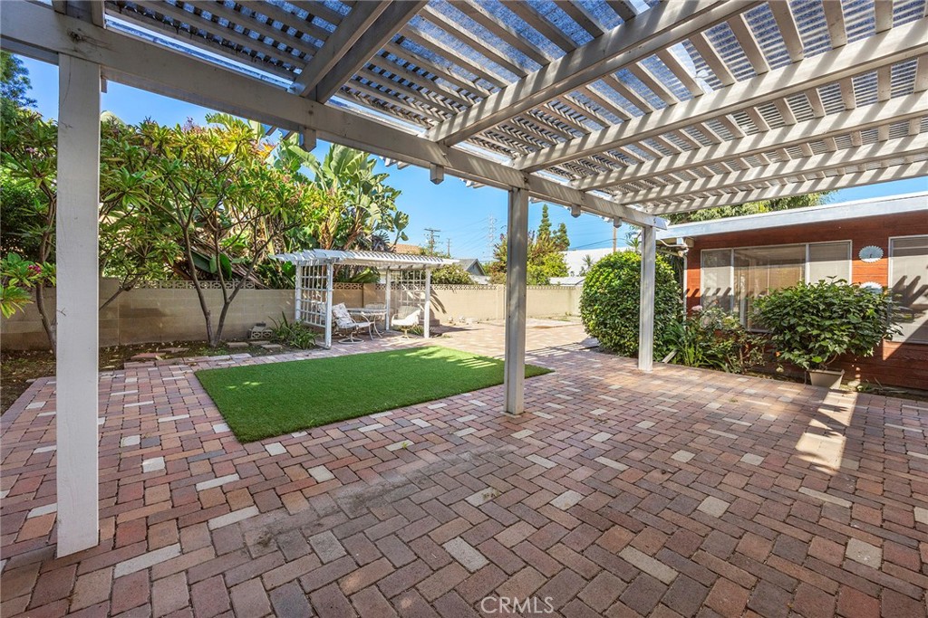 1603 E Chestnut Avenue