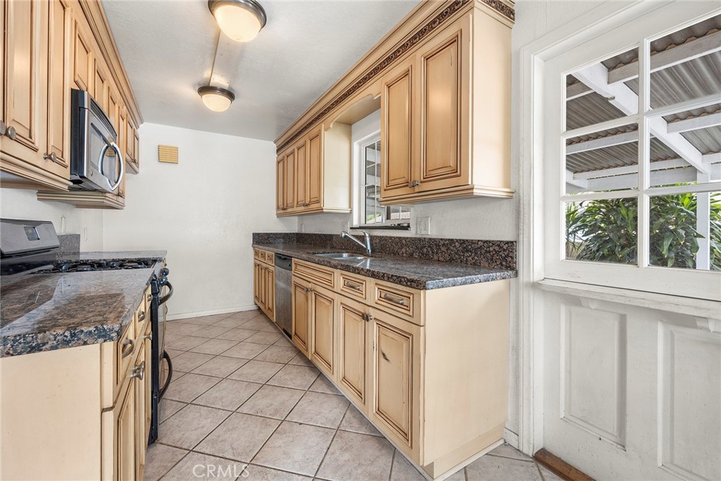 1309 E Baldwin Avenue