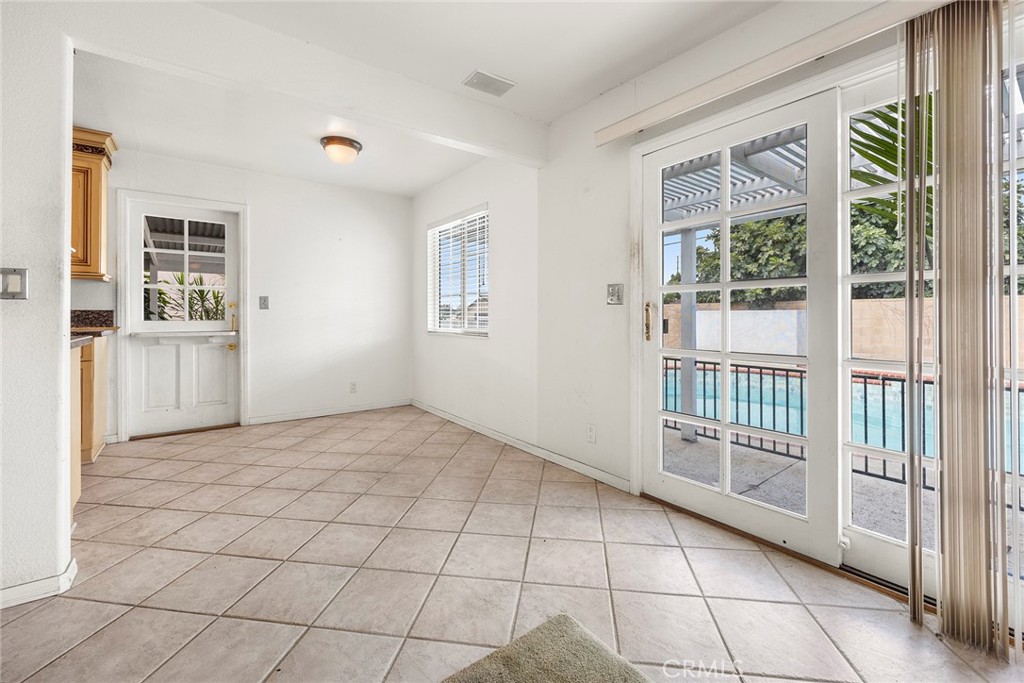 1309 E Baldwin Avenue