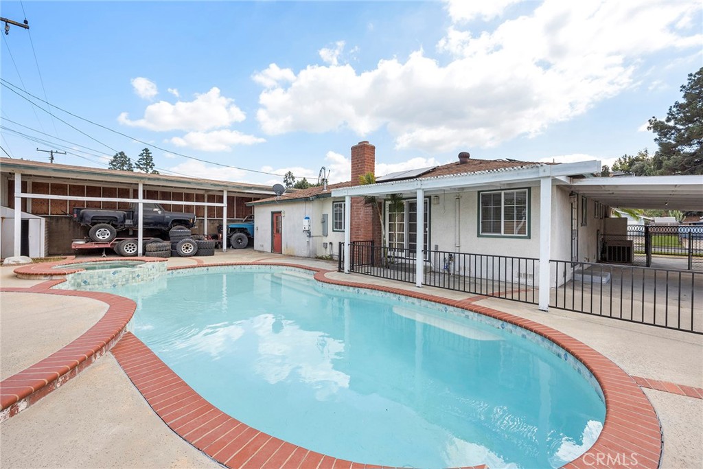 1309 E Baldwin Avenue