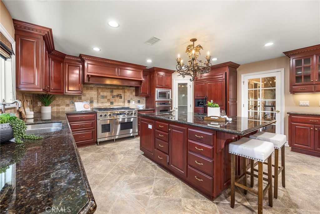 5553 Avenida Florencia