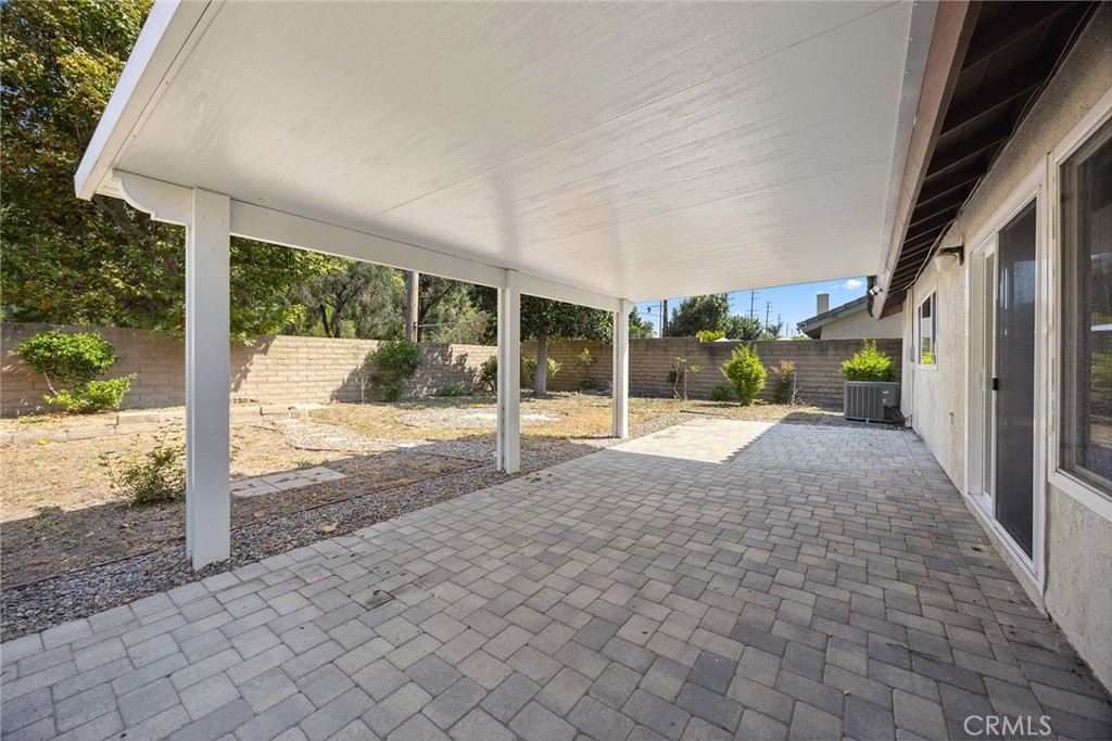 7614 E Woodsboro Avenue