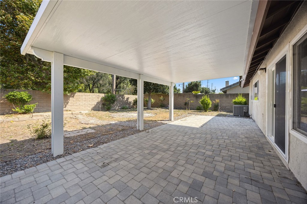 7614 E Woodsboro Avenue