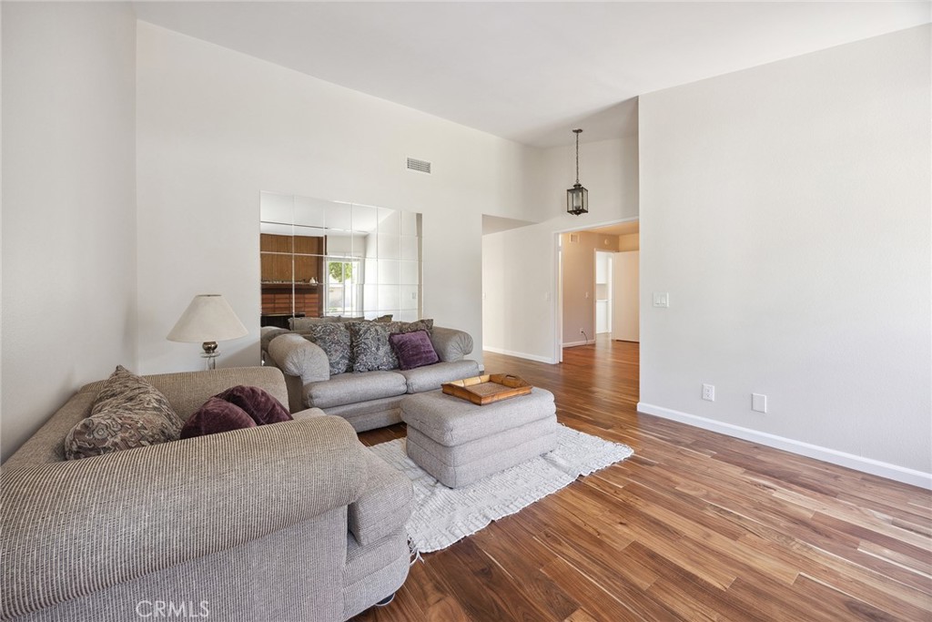 7614 E Woodsboro Avenue