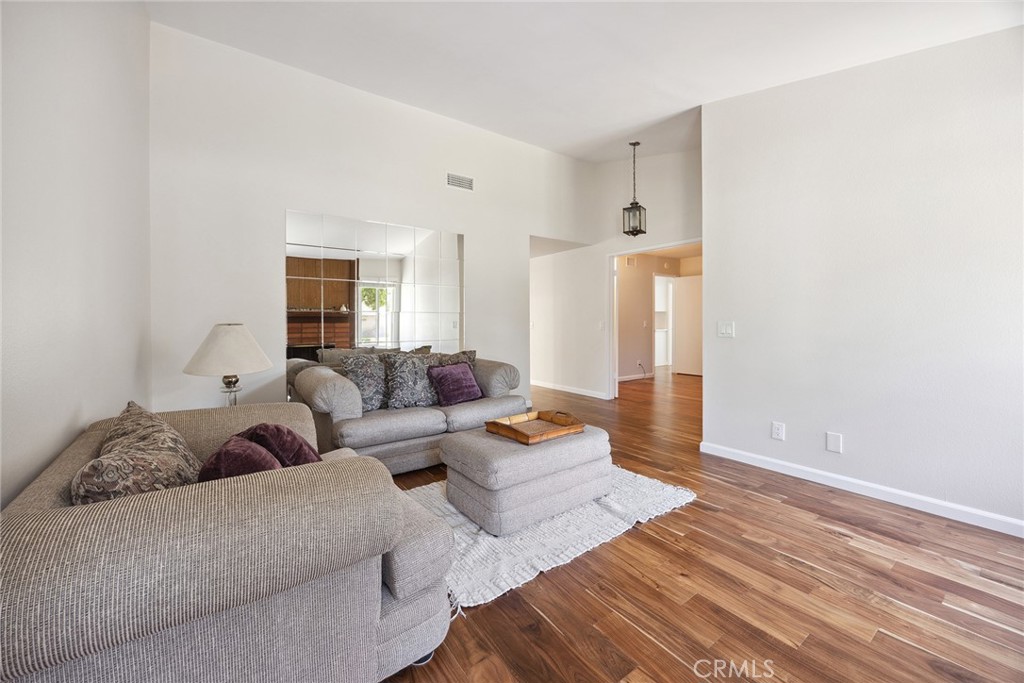 7614 E Woodsboro Avenue