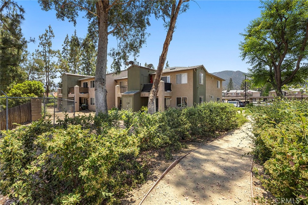 2548 Avenida Del Vista 101