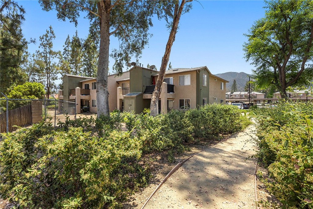 2548 Avenida Del Vista 101