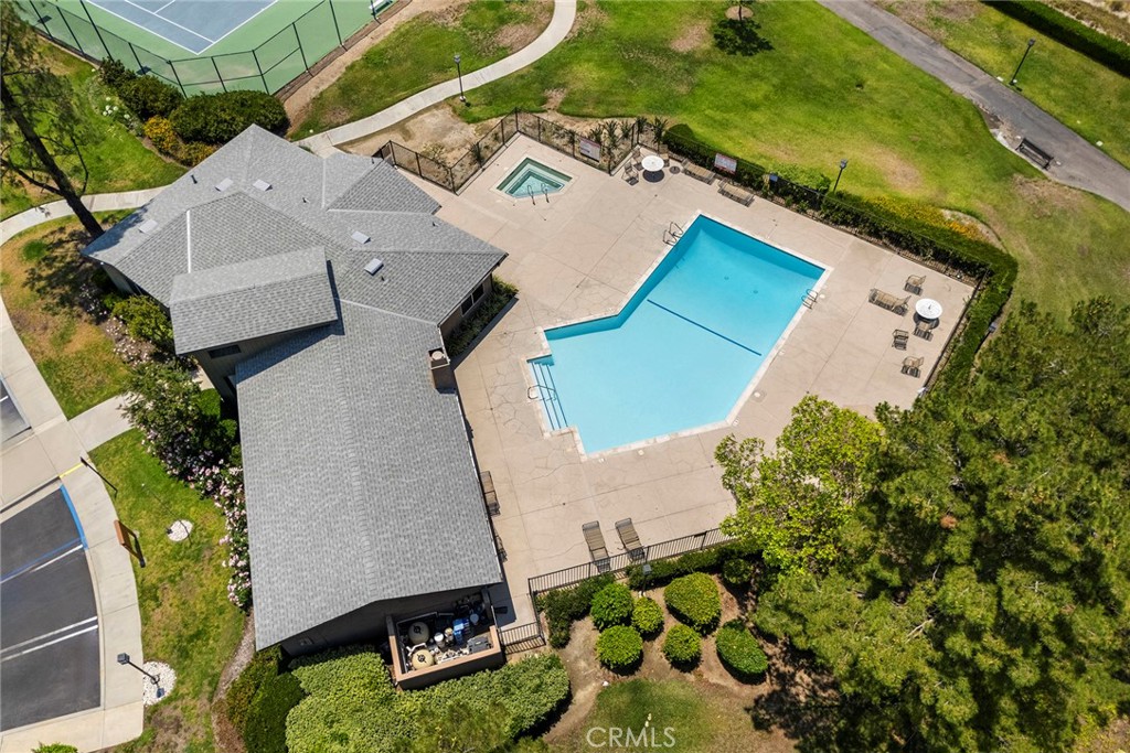 2548 Avenida Del Vista 101