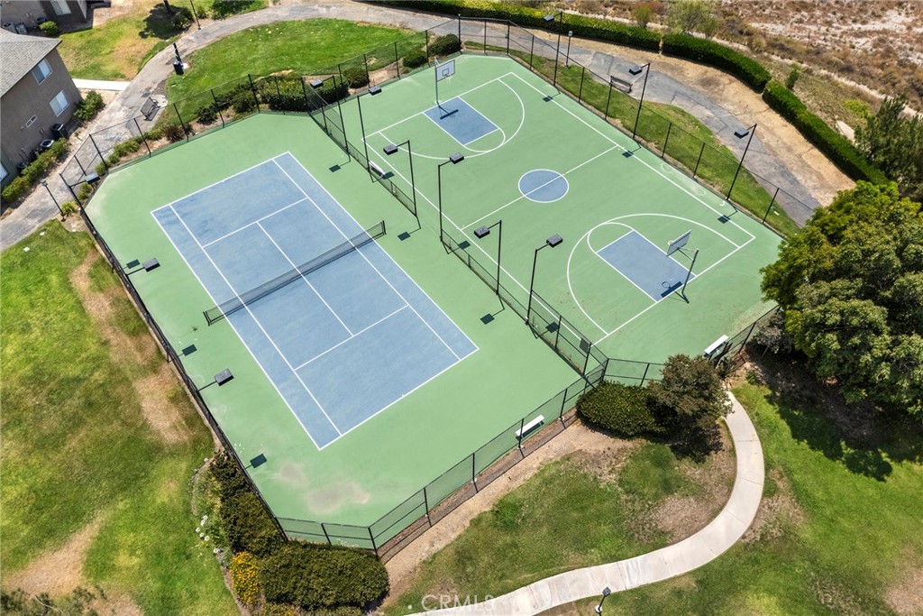 2548 Avenida Del Vista 101