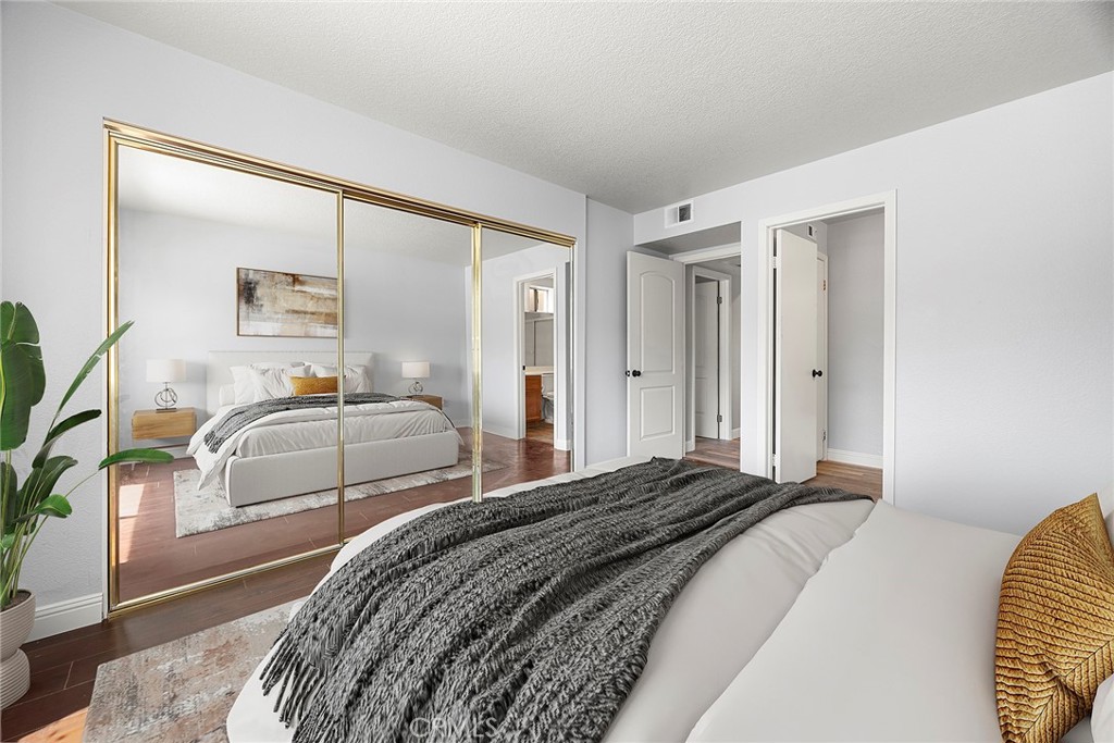 2548 Avenida Del Vista 101