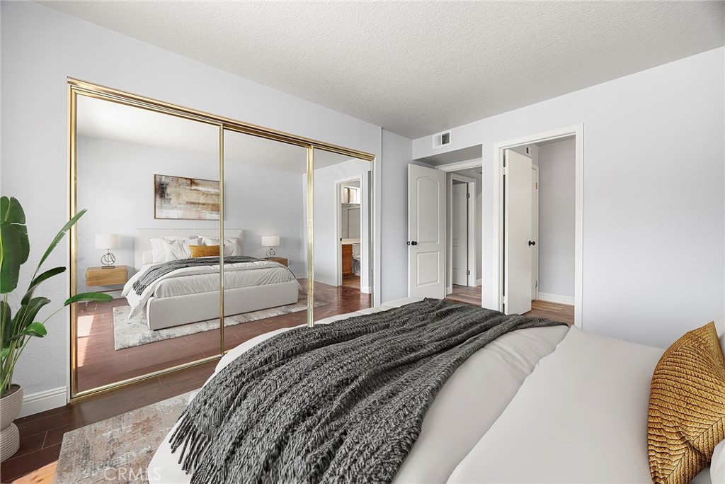 2548 Avenida Del Vista 101