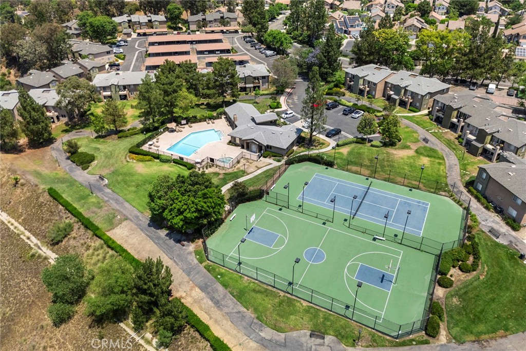 2548 Avenida Del Vista 101