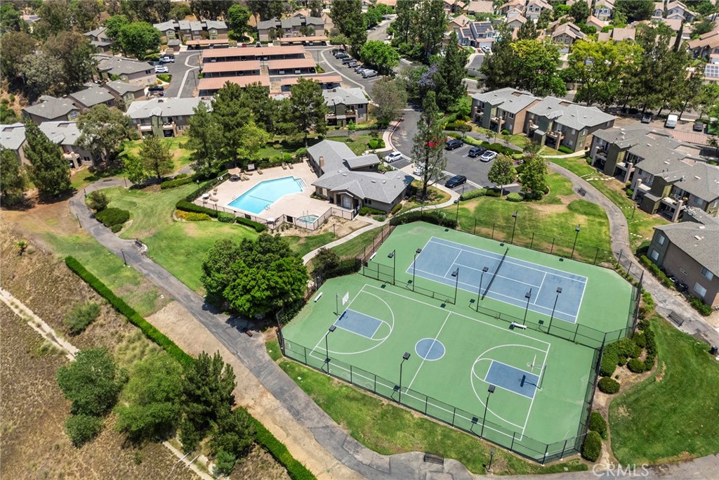 2548 Avenida Del Vista 101