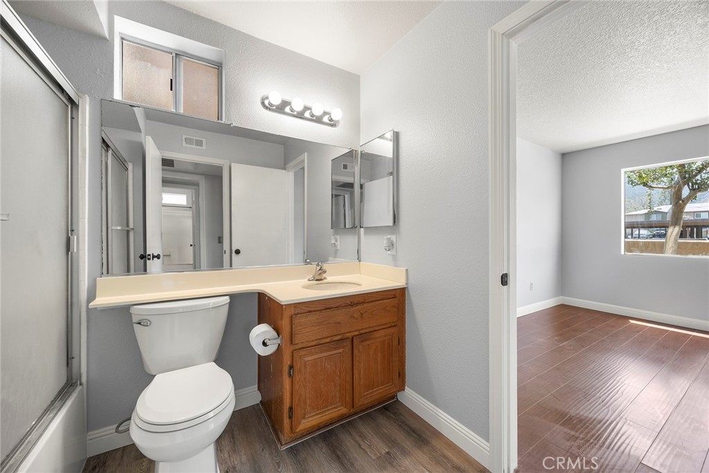 2548 Avenida Del Vista 101