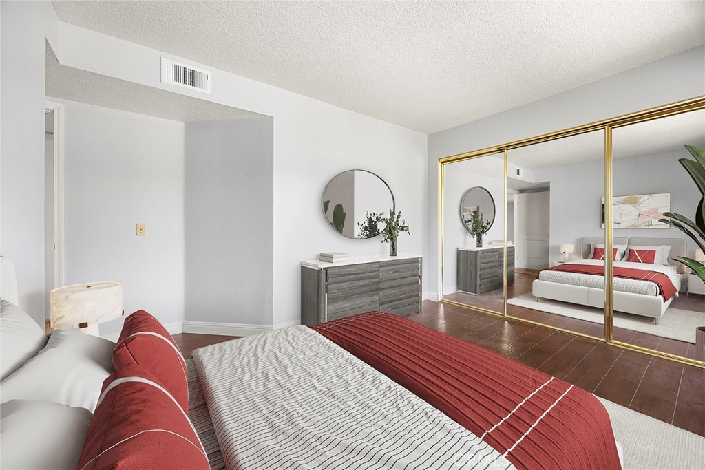 2548 Avenida Del Vista 101