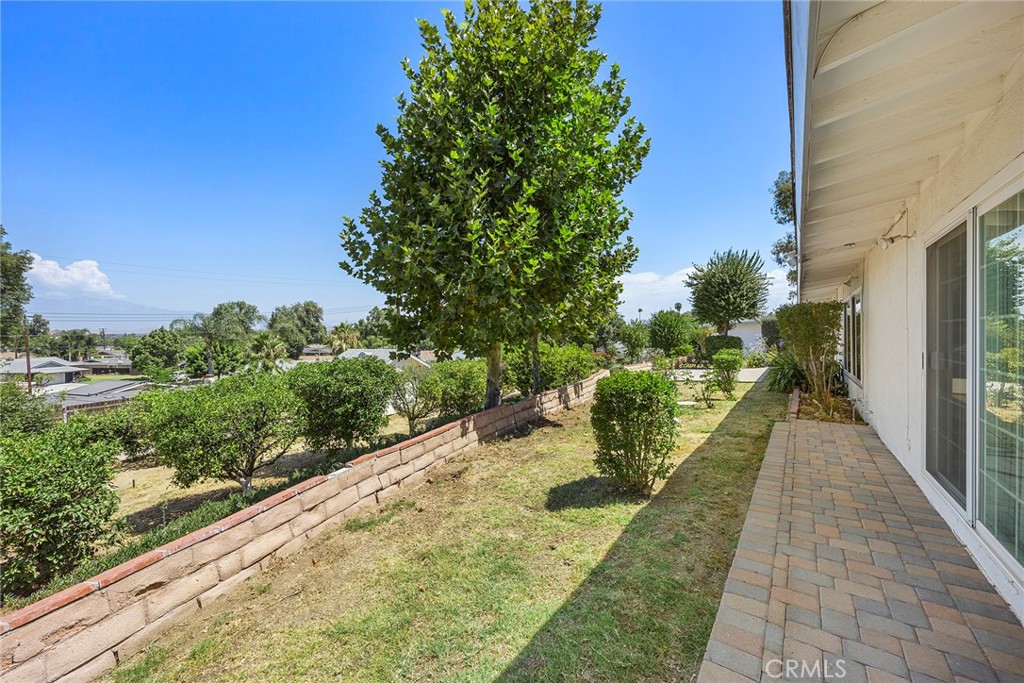 2976 Las Flores Avenue