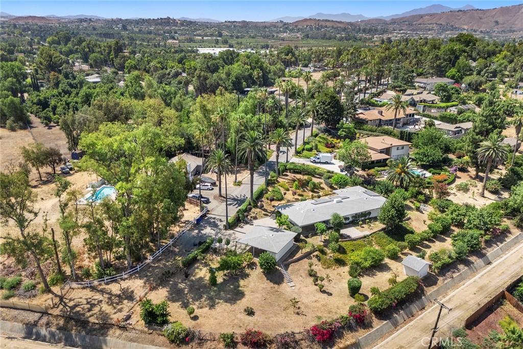 2976 Las Flores Avenue