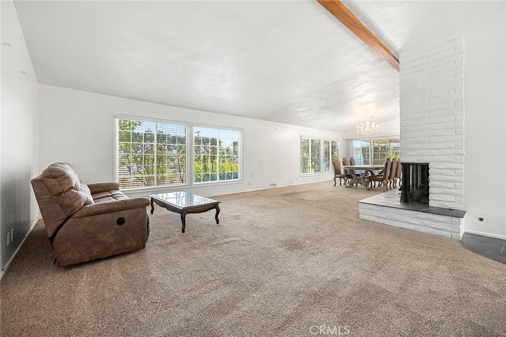 2976 Las Flores Avenue