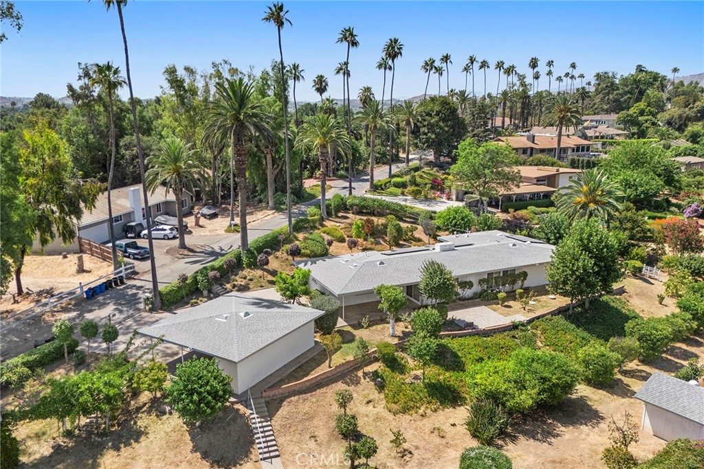 2976 Las Flores Avenue