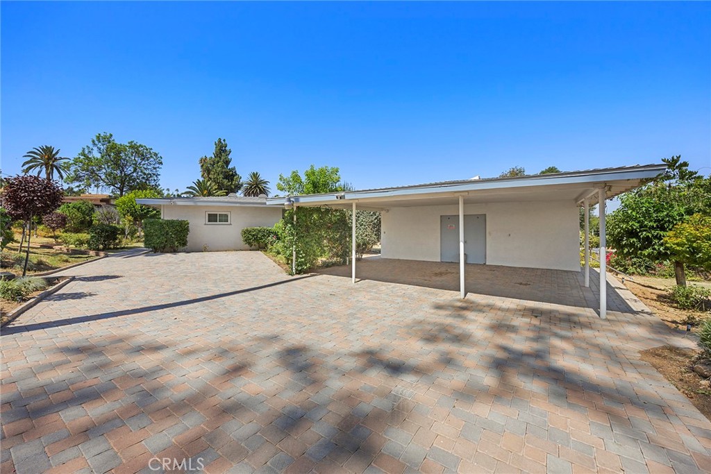 2976 Las Flores Avenue