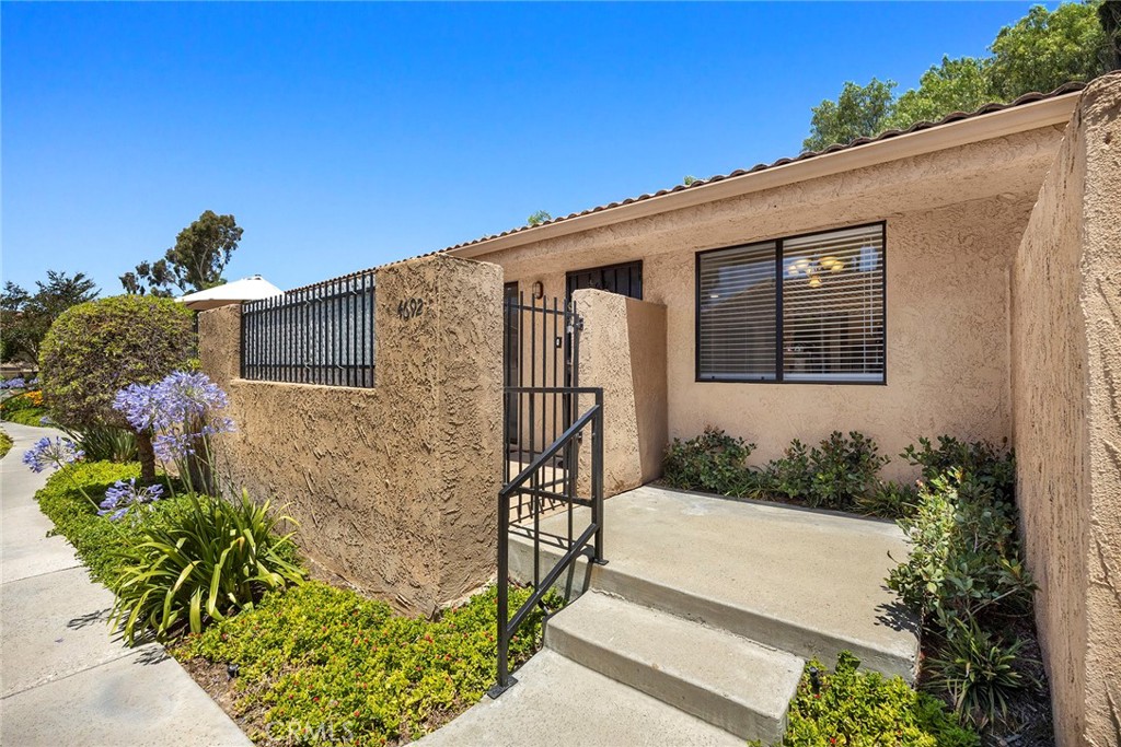 4692 Lakeview Avenue 8