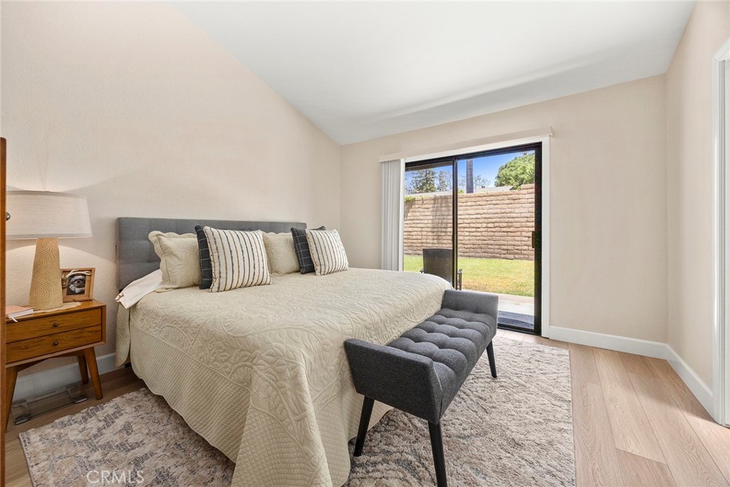 4692 Lakeview Avenue 8