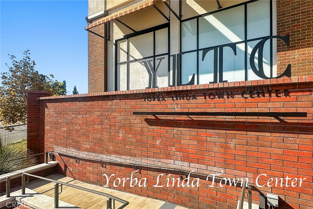 4692 Lakeview Avenue 8