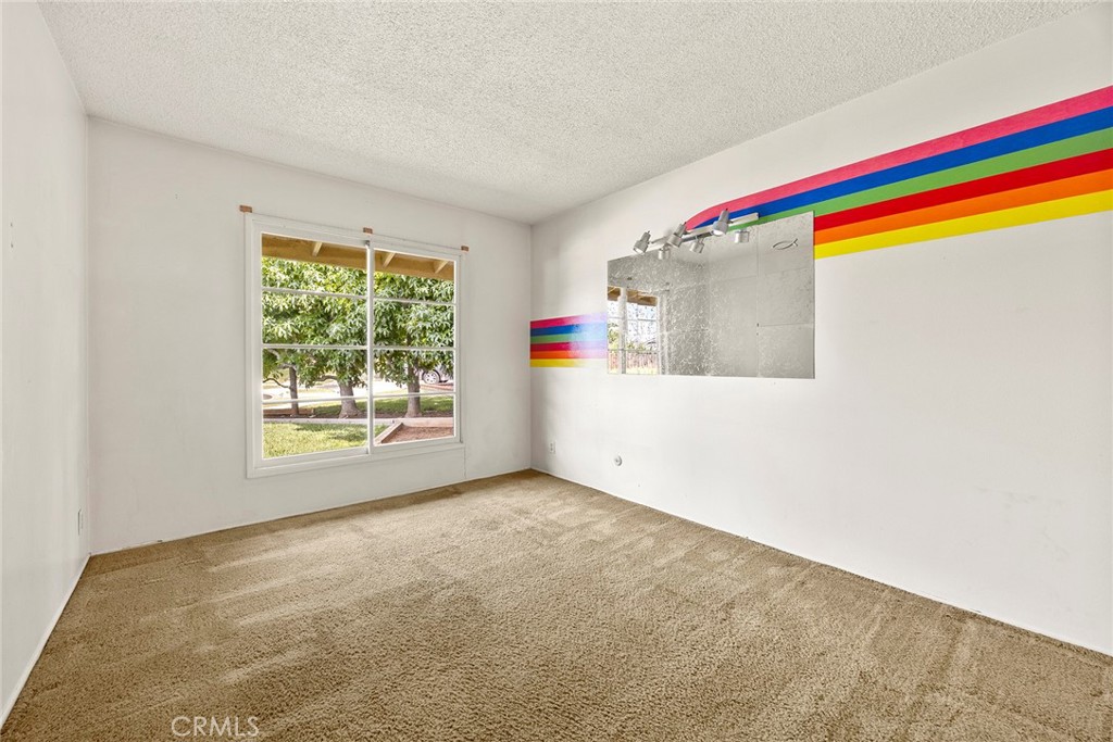 3948 E Lynnwood Avenue