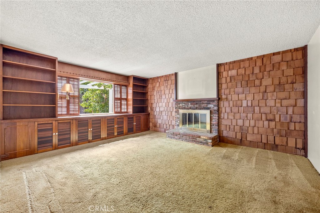 3948 E Lynnwood Avenue