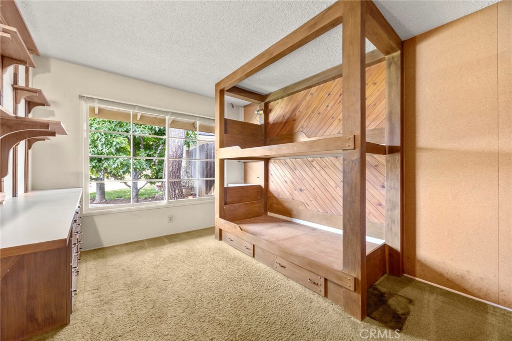 3948 E Lynnwood Avenue