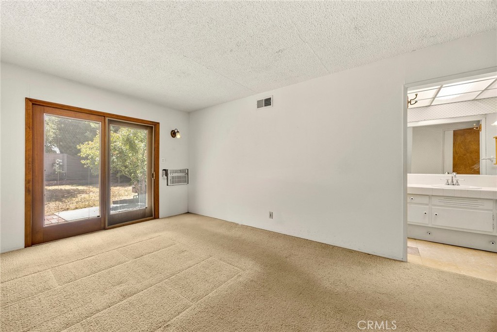 3948 E Lynnwood Avenue