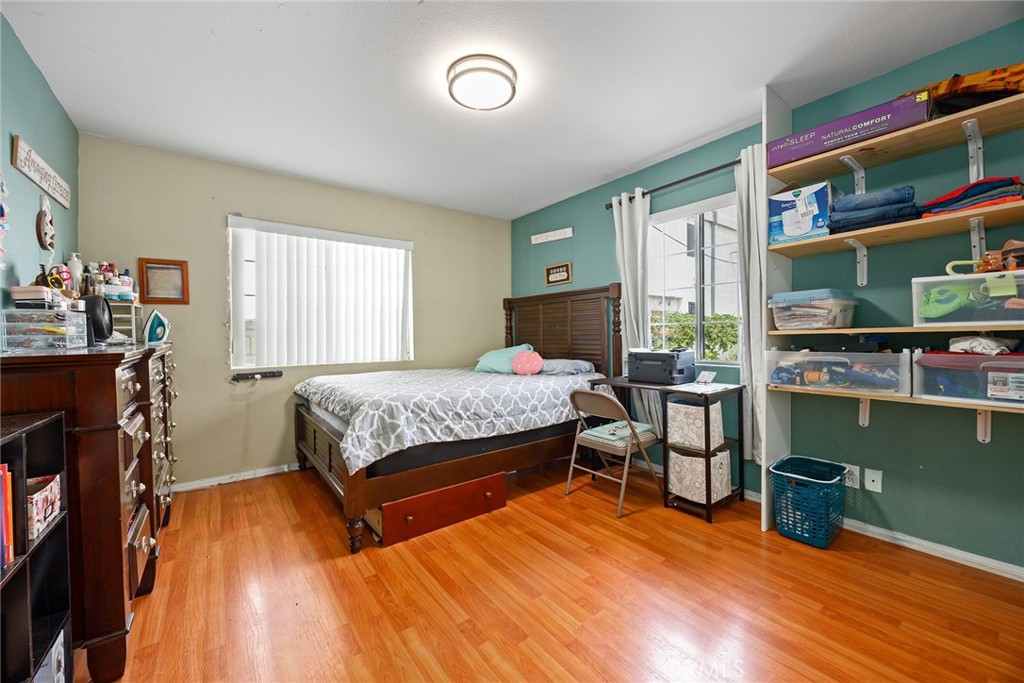 5017 W 118th Place