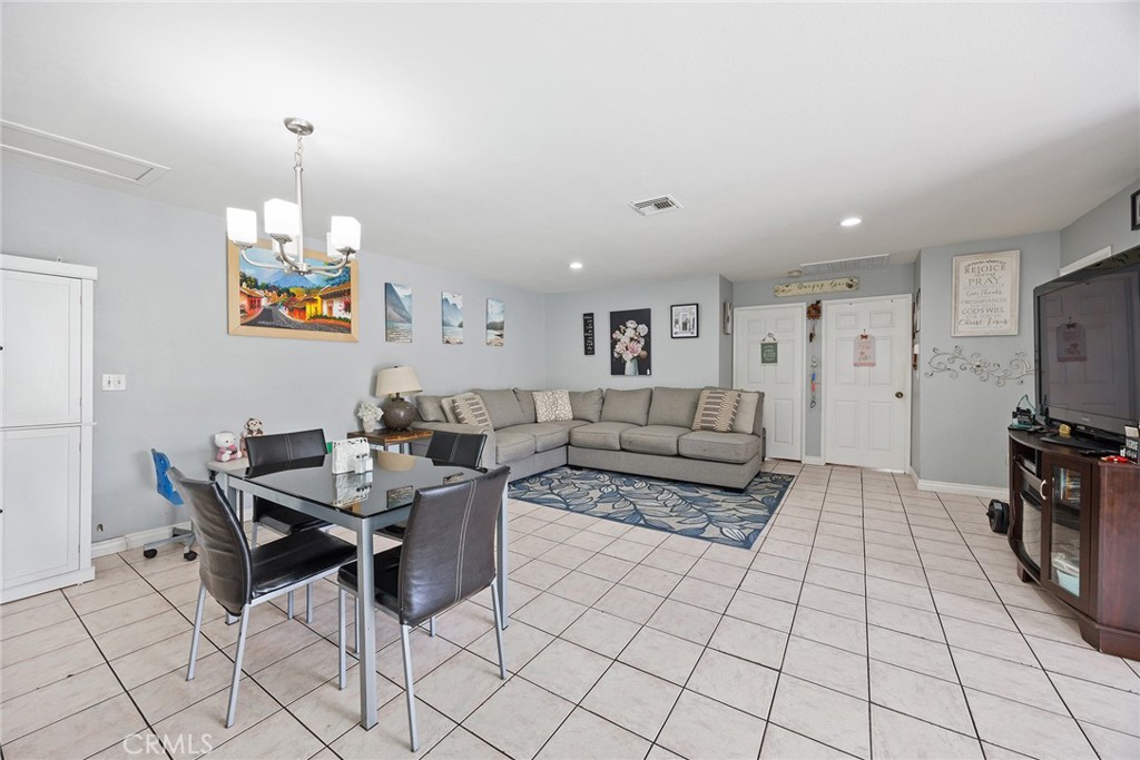 5017 W 118th Place
