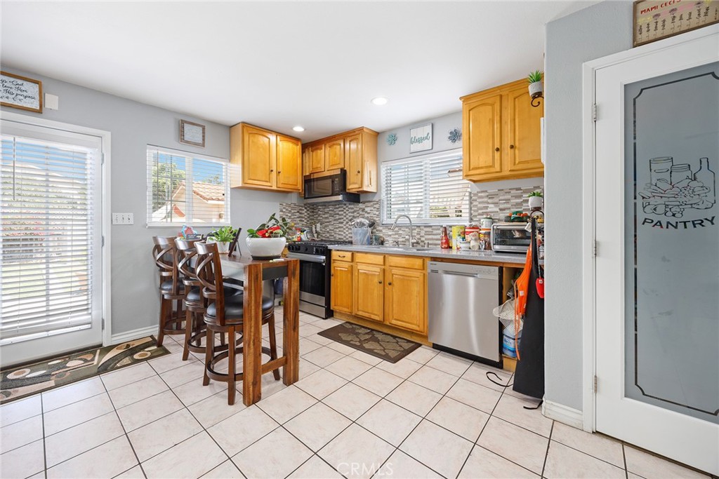 5017 W 118th Place
