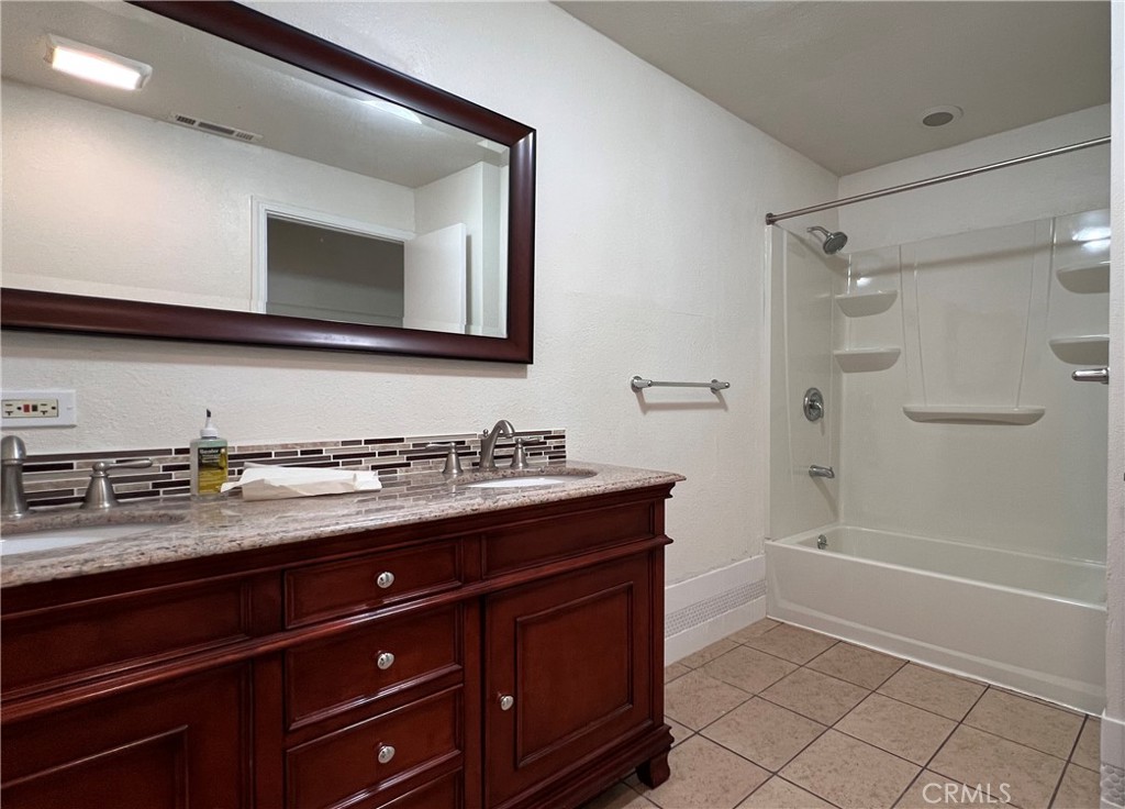 17639 Bobrick