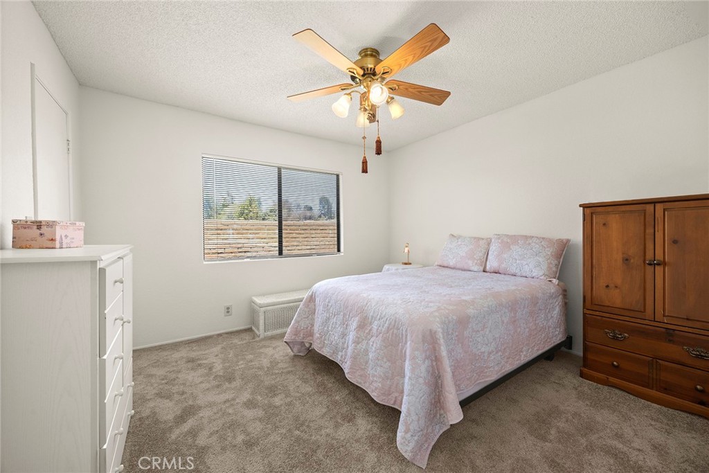 4678 Lakeview 1