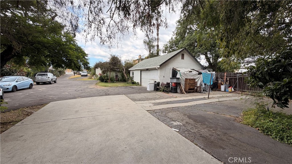8805 E Live Oak St