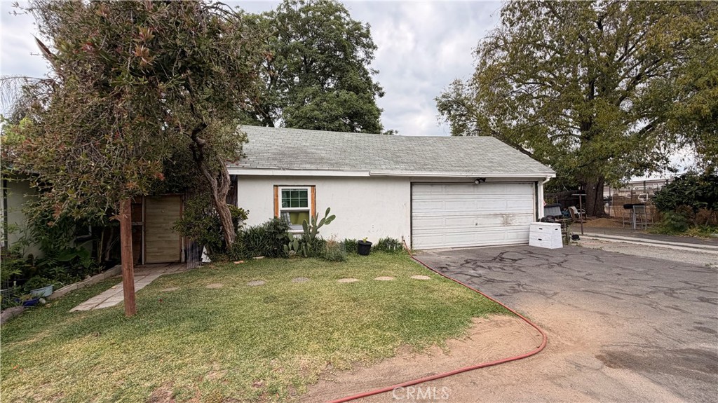 8805 E Live Oak St