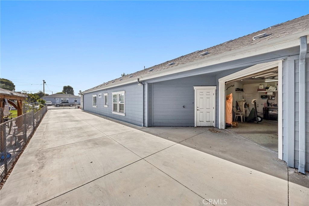 10909 Leland Ave