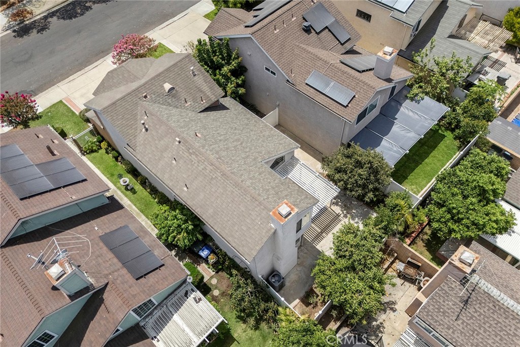 7537 Melrose St