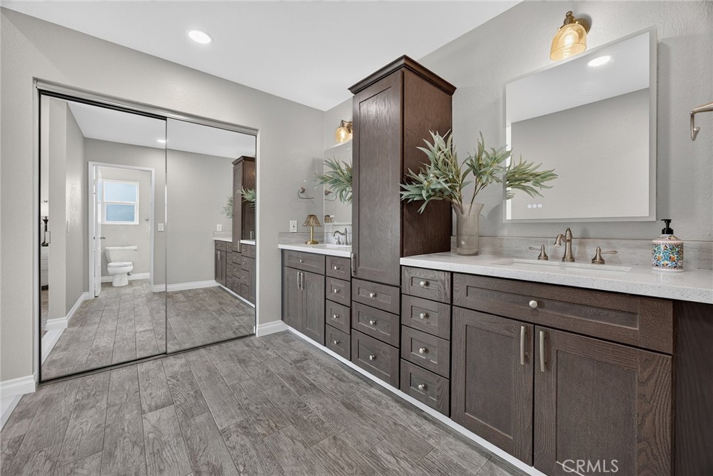 151 S Quintana Dr