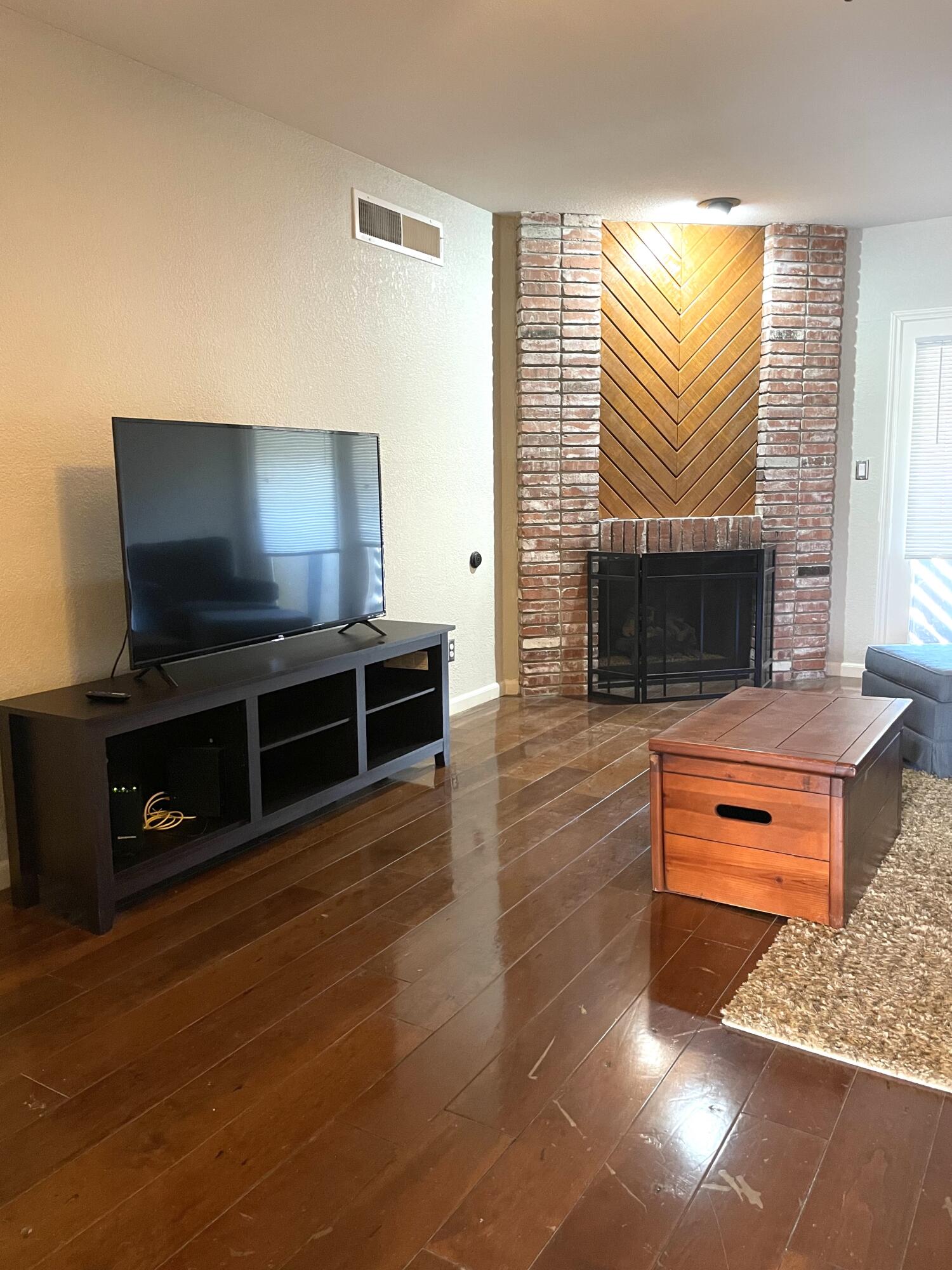 417 IRONDALE Drive, I